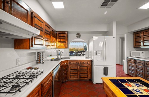 Las Cruces House | 360 Views, Spa, Billiards, Birding, Private, ~7 miles to Mesilla or downtown!