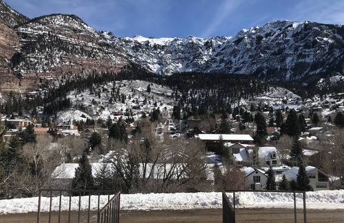 Ouray Cabin | 360 Views! Walk To Main Street and Hot Springs Pool! Relax And Enjoy The View