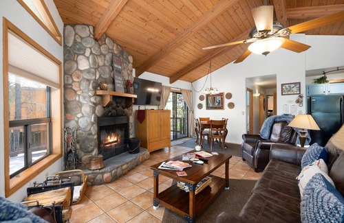 Munds Park Cabin | 360° deck. Come enjoy the sun, shade, stars or snow with your loved ones here.