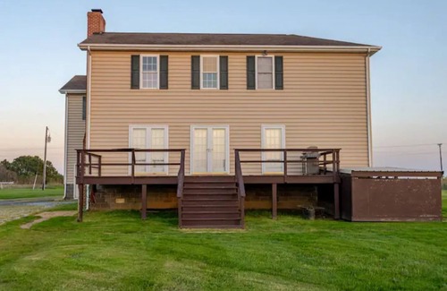 Crocheron House | 365-degree waterfront views. Quiet property bordering Blackwater River Refuge.