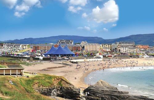 Drumacrin Apartment | 37 Atlantic Point, Ground Floor, Sea View Apartment sleeps 6