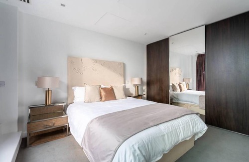 Canary Wharf Apartment | 370 m² Apartment ∙ 4 bedrooms ∙ 8 guests