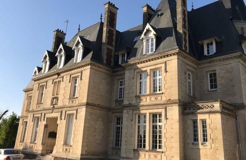 Saint-Jean-aux-Bois House | 370m2 Left-wing Castle Flat with 8 Bedrooms, 5.5 Bathrooms with Pool near Paris!