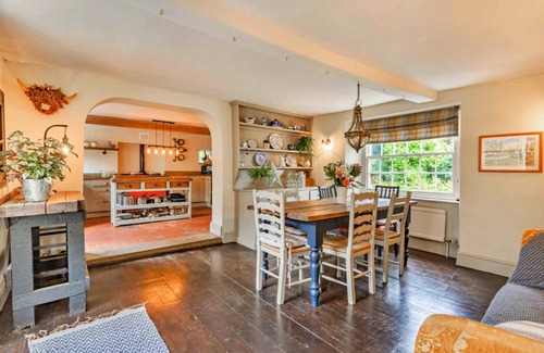 Thrapston House | 376 m² House ∙ 4 bedrooms ∙ 8 guests