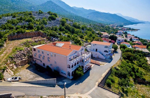 Cesarica Apartment | 38 m² Apartment ∙ 3 bedrooms ∙ 6 guests