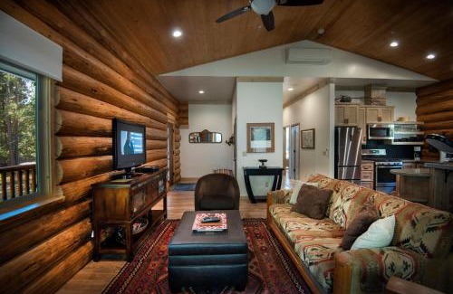 North Wawona Ski Chalet | 38 The Mini Cabin