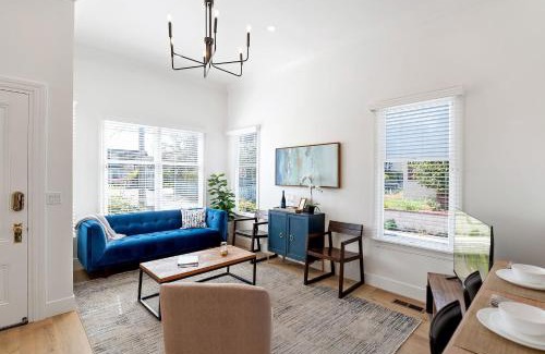 Pacific Grove House | 3814 Surf's Up! home