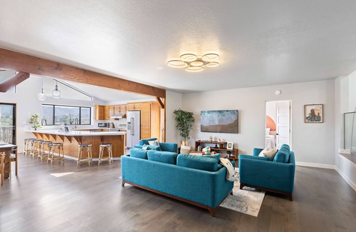 Del Rey Oaks House | 3849 La Vista Portola - Spacious, Mountain Views