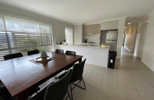 Dakabin House | 389 m² House ∙ 4 bedrooms ∙ 8 guests