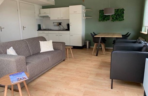 Tzummarum Ski Chalet | 39 m² Chalet ∙ 2 bedrooms ∙ 4 guests