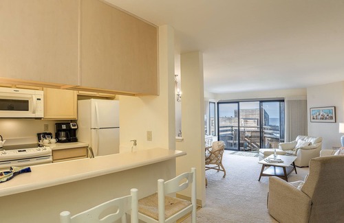 Monterey Condo | 3914 Pacific Sandpiper - Oceanfront Condo, Pool/Spa