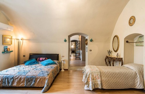 Municipio 2 House | 3975 Il Feudo - Suite Decò by BarbarHouse