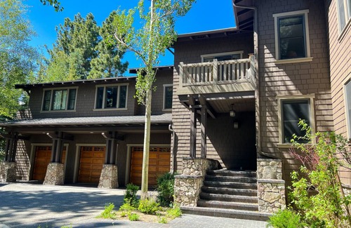 Crooked Pines House | 399 m² House ∙ 6 bedrooms ∙ 15 guests