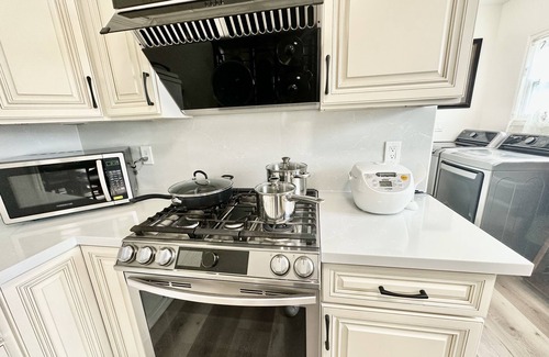 Monterey Park House | 3B/2B Haven near Atlantic Square