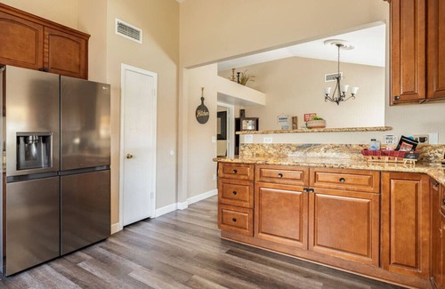 Glendale House | 3B w/pool for groups near stadium & entertainment