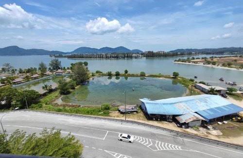 Lumut Apartment | 3B2BR Marina Height Family Room Sea View Room