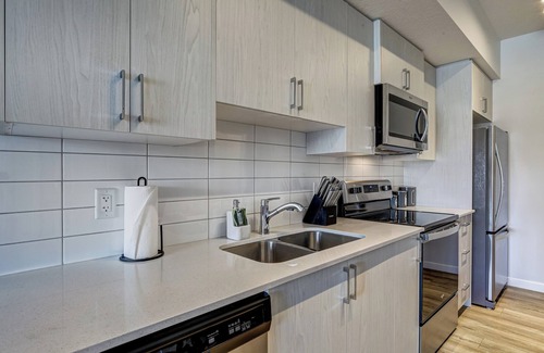 Sage Hill Condo | 3BD 1.5BA | 20 min DT | 1HR Canmore & FREE Heated Parking