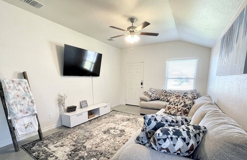 Killeen House | 3bd/2ba The One with Friends