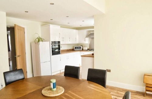 Barnetby House | 3BD Gem in the Heart of Barnetby Le Wold
