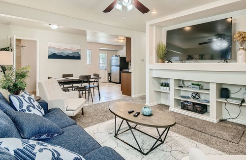 Thornton House | 3bd Home across from park/baseball field/skate park with firepit