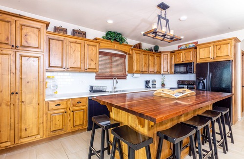Bella Vista House | 3bd Lux Gated Condo 5min walk to Hermosa Beach🏖, rooftop Palapa, Grill