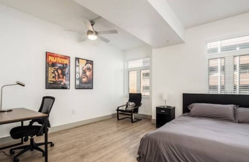 Third Ward Apartment | 3BD Modern Getaway w/ Free Parking