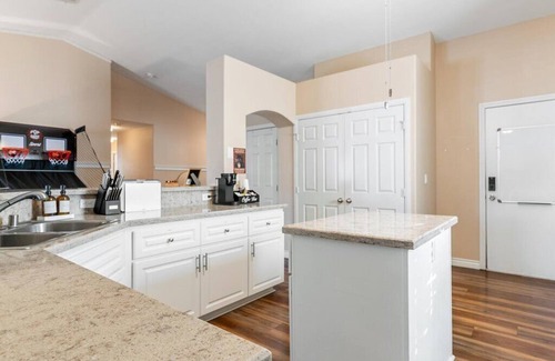 North Las Vegas House | 3BD Pool+Jacuzzi Oasis!