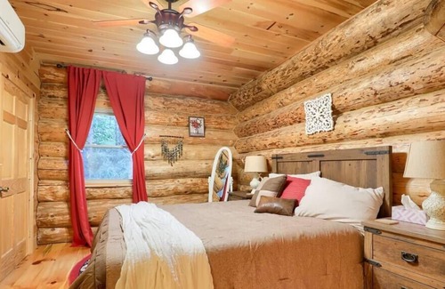 Huntingdon Cabin | 3bd Secluded Cabin 20 min to Raystown Lake