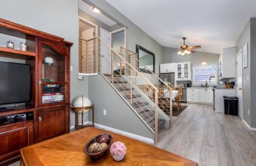 Ken Caryl House | 3BD2BA Littleton Bi-Level Home Near Everything!