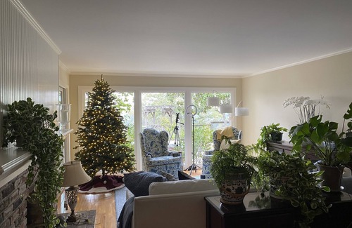 Ladera House | 3BDR, 2BA, near Stanford, overlooking a horse farm in beautiful Portola Valley.