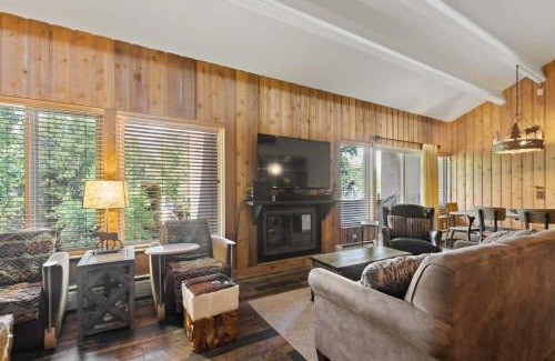 Warrior's Mark House | 3BDR Condo with Loft Heart of Breck Walk to Town