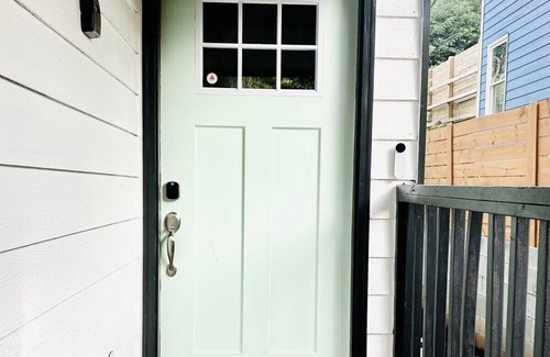 Atlanta House | 3BDR Pet Friendly Home-2 min to Merc Benz Stadium Near Airport &downtown Atlanta
