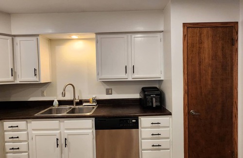 Roscoe House | 3Bed 3 Bath Home with Indoor Pool -Your Perfect Getaway!nnn