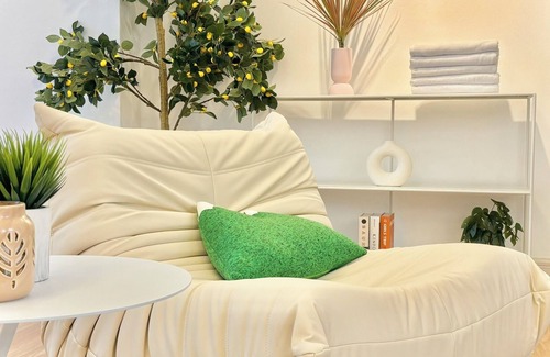 Bukit Bintang Condo | 3Bedroom w/Private Bathroom, Condo with A/C on top Fahrenheit88 Shopping Mall