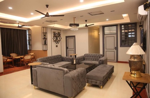 Faridabad Apartment | 3BHK for fun party or peaceful stay cation dedicated for you!