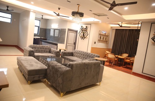 Faridabad Apartment | 3BHK for fun party or peaceful stay cation dedicated for you!
