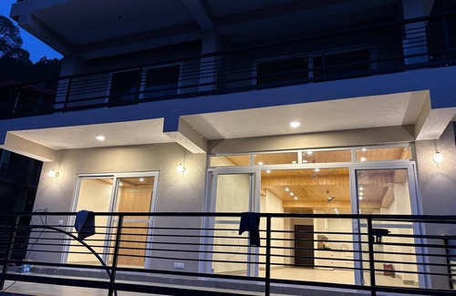 Dharampur Apartment | 3BHK fully furnished apartment in tranquil Dharampur with stunning mountain view