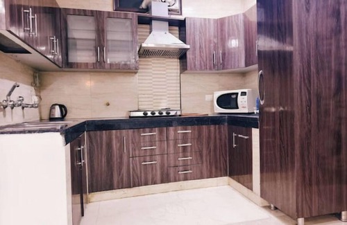 Lajpat Nagar Apartment | 3BHK-Park Facing! Lajpat Market! by HostMyStaynn