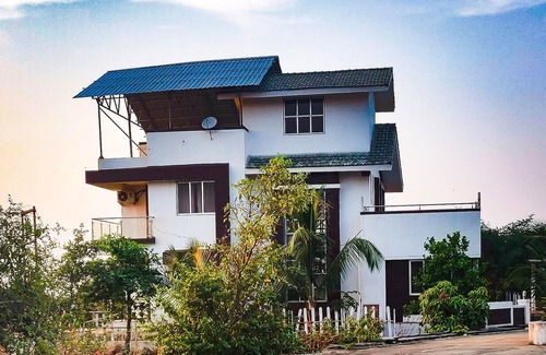 Anjarle Villa | 3BHK Villa with Amazing Sea View for Big Group