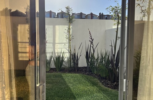 Rosarito House | 3BR 10 Guest with Pvt. Jacuzzi 2 pools Gated Comm. Security 24-7 AC