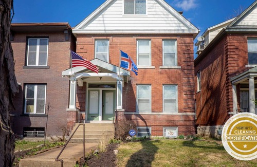 Tower Grove South House | 3BR/2BA Charmer | Perfect Location / ABODEbucks