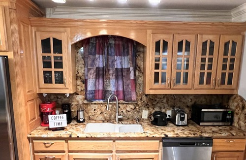 Elmo House | 3br/2ba KING SUITE mins. from BOATING/FOOD/FUN/HOSP.