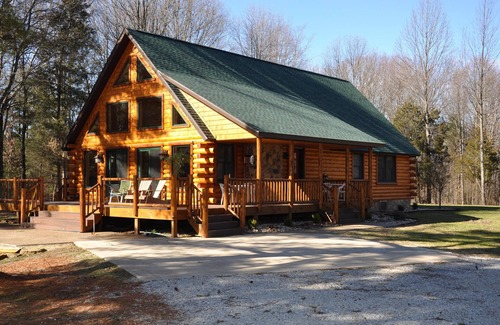 Gnaw Bone Cabin | 3BR, 3.5 BA Log Cabin