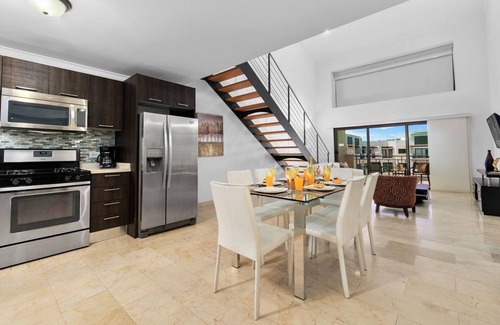 Washington Condo | 3BR 3BA Duplex w/Amazing Views, Pool & Amenities