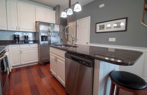 Waters Edge Condo | 3br/3ba River Views Pool and Dock Access~ River Walk