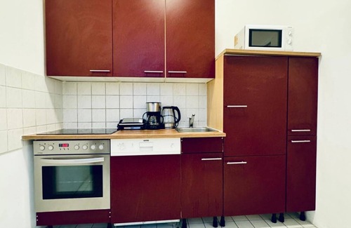 Grinzing Apartment | 3BR Apartment for 9P, 10Min to FAC Platz