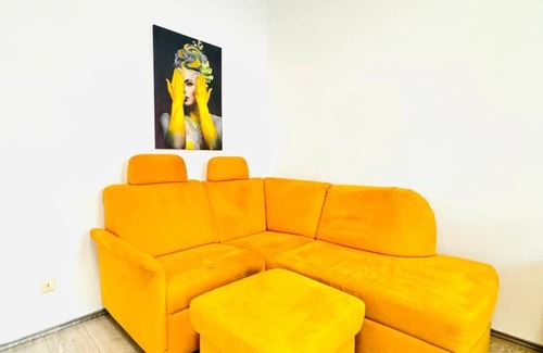 Grinzing Apartment | 3BR Apartment for 9P, 10Min to FAC Platz