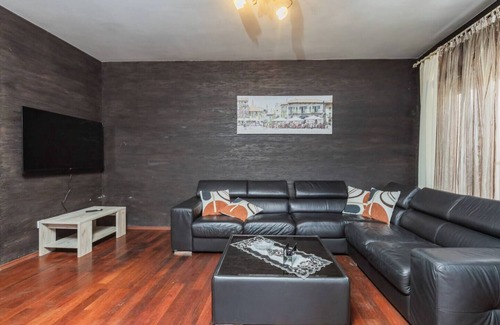 Dobrota Apartment | 3BR Apartment with Free Pool and Parking Dobrota