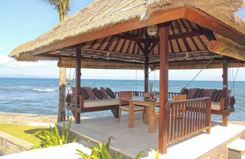 Ketewel Villa | 3BR Beach Front Villa, 10Mins Drive From Bali Zoo! - W/Swimming Pool!
