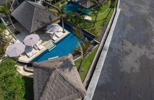 Ketewel Villa | 3BR Beach Front Villa In Pabean Beach! 9Min Drive To Bali Safari and Marine Park